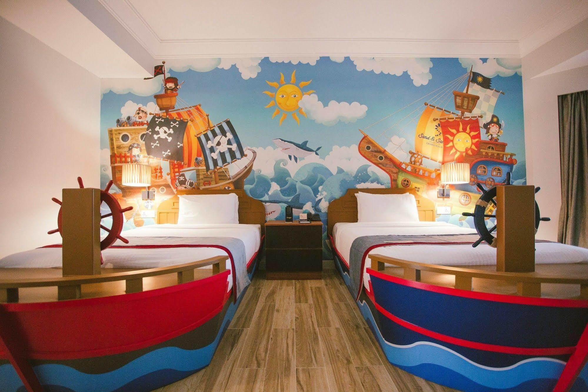 Sand & Sandals Desaru Beach Resort & Spa Экстерьер фото
