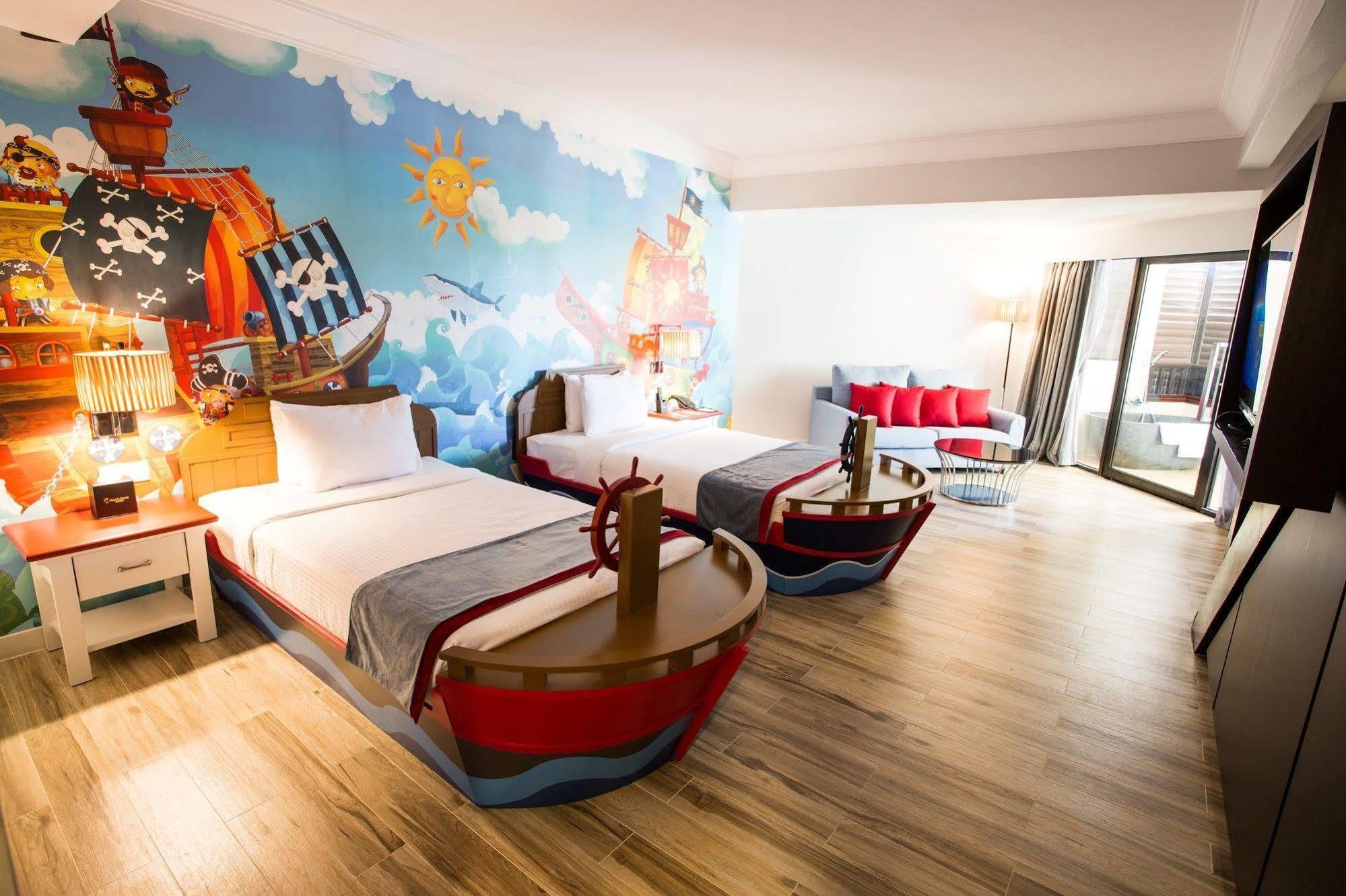 Sand & Sandals Desaru Beach Resort & Spa Экстерьер фото