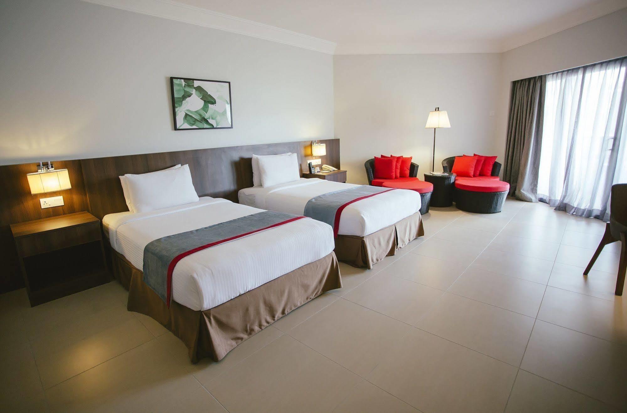 Sand & Sandals Desaru Beach Resort & Spa Экстерьер фото