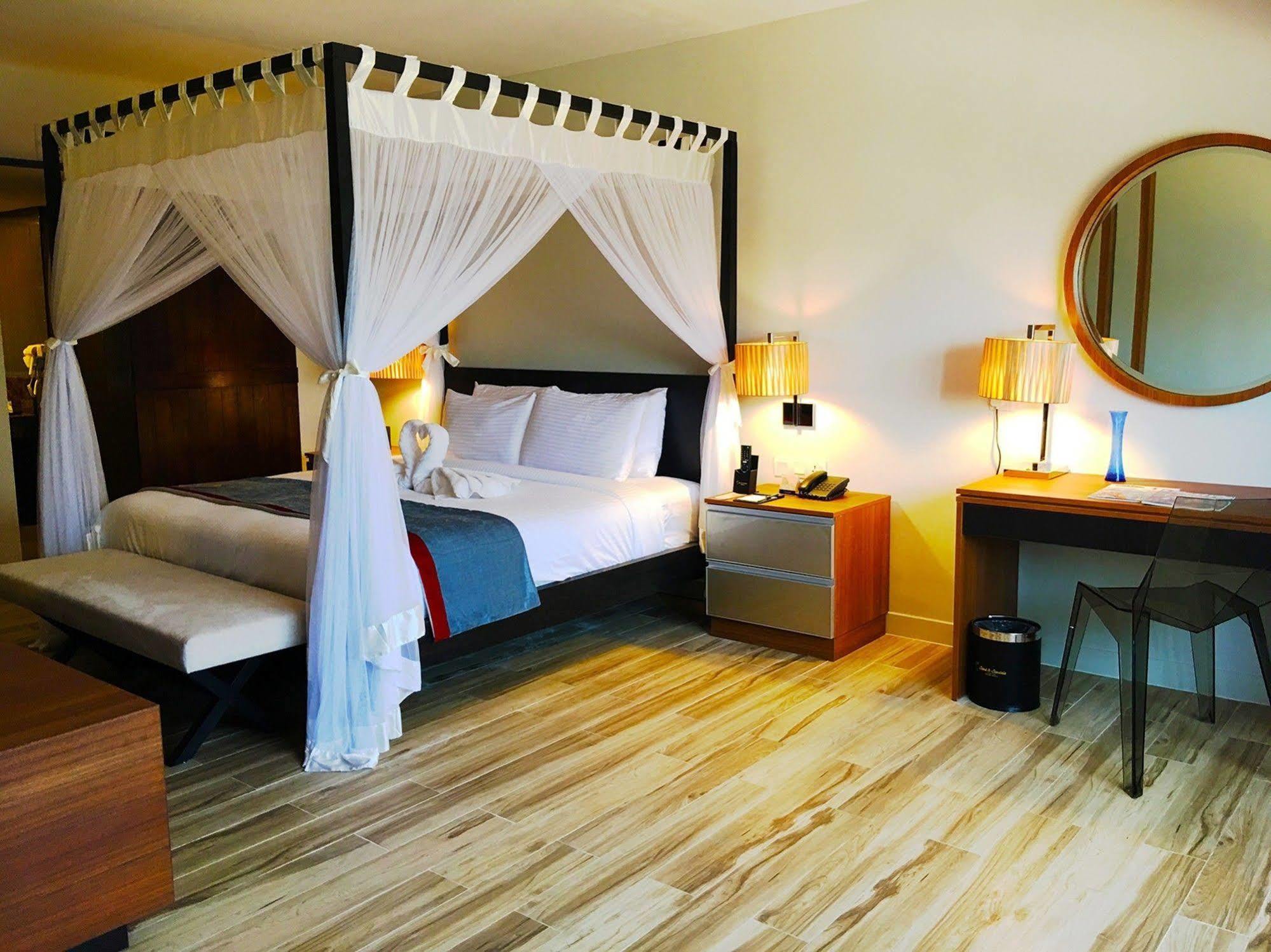 Sand & Sandals Desaru Beach Resort & Spa Экстерьер фото