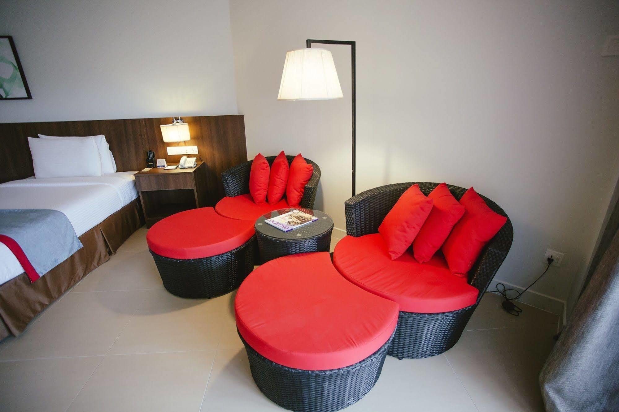 Sand & Sandals Desaru Beach Resort & Spa Экстерьер фото